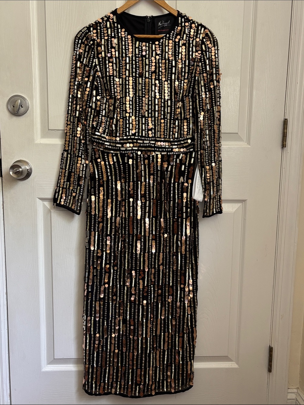 New Mac Duggal Black & Gold Sequin and jewel Long Sleeve Midi Dress size 4 party